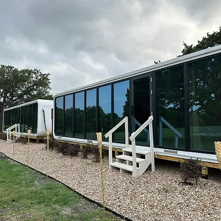 Flatonia Glamping Retreat - Getaway Resort - 2Bedrooms, 2 Queen Beds